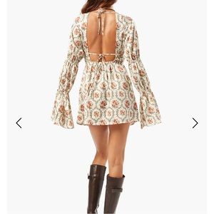 WEWOREWHAT SLEEVE TIE BACK DRESS